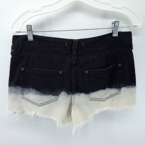 Free People Bleached Black White Shorts Raw Hem 100% Cotton W 26 Boho Cut Off - Picture 3 of 12